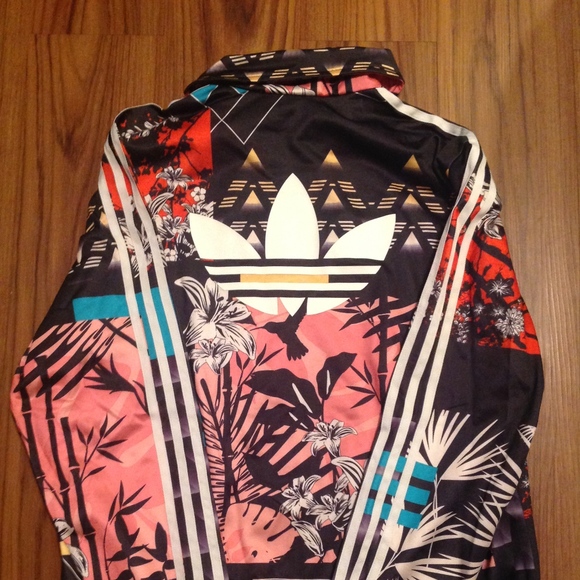 adidas printed windbreaker